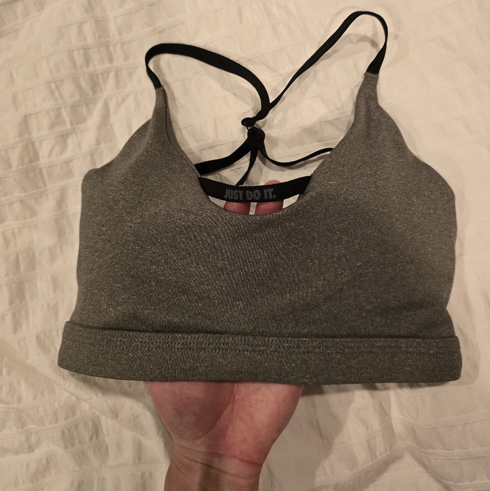 NIKE SPORTS BRA